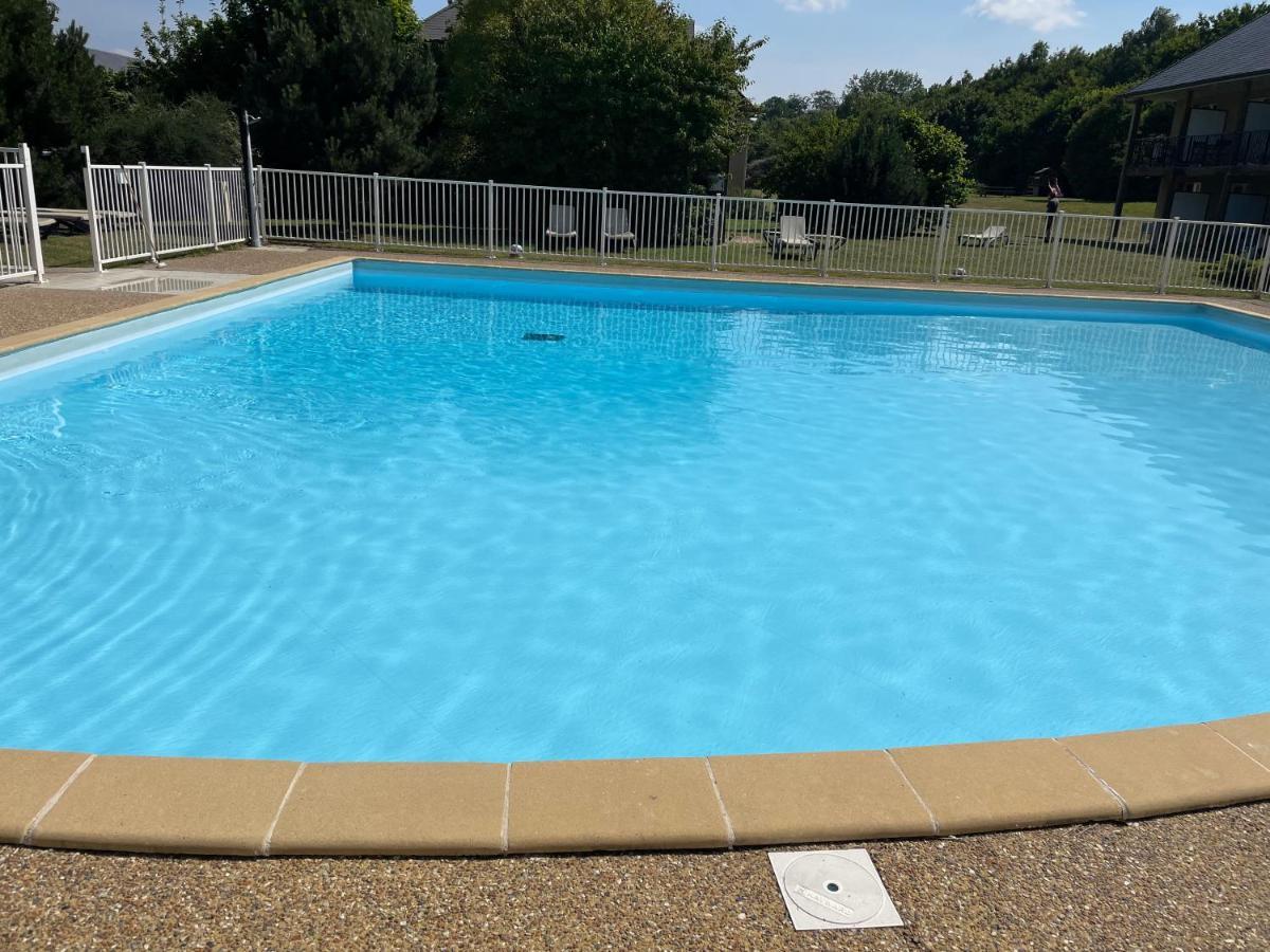Studio Cote Piscine Apartment เอคโมวิลล์ ภายนอก รูปภาพ